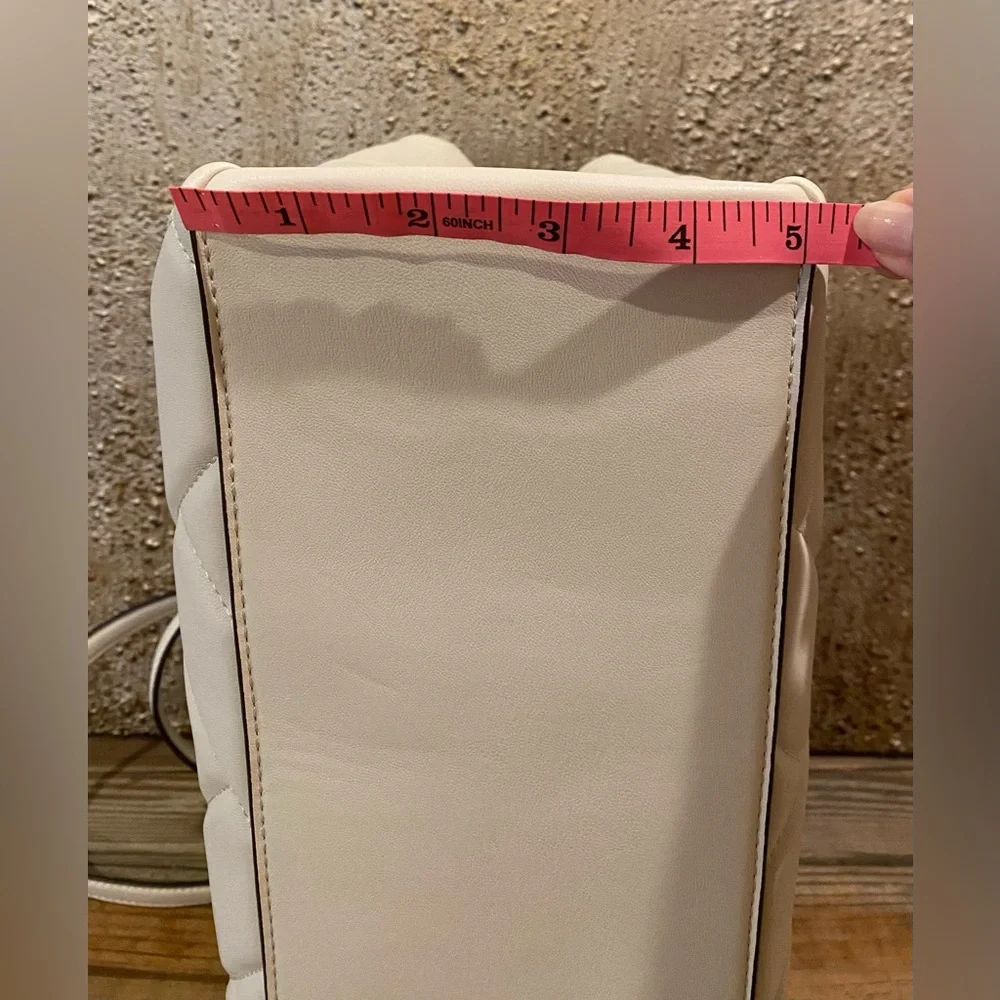 NWOT DKNY Medium Veronica Cream Quilted Satchel Shoulder Bag Gold-Tone Chain - Picture 16 of 16